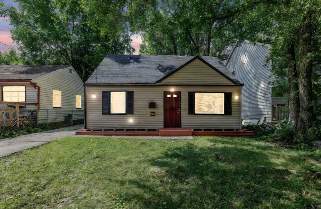 10012 Elizabeth Ave in Cleveland, OH - Building Photo