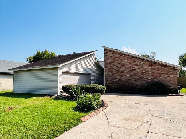 property at 327 Maybrook Dr