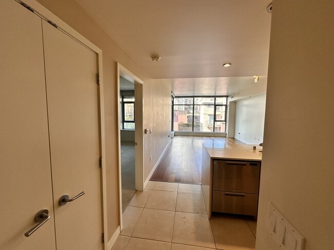 1441 9th Ave, Unit 4th floor in San Diego, CA - Building Photo - Building Photo