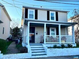 211 5th St NW in Charlottesville, VA - Building Photo