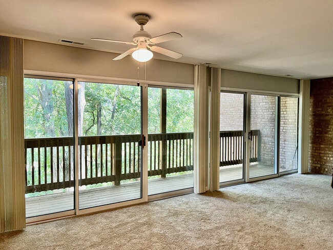 5817 Oakwood Dr in Lisle, IL - Building Photo - Building Photo