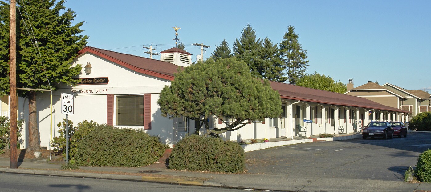 The Golden Rooster Apartments in Puyallup, WA - Foto de edificio