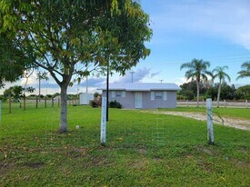 16900 SW Lincoln St in Indiantown, FL - Building Photo