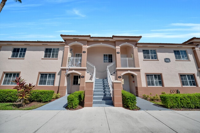 1261 SE 27th St, Unit 203 in Homestead, FL - Building Photo - Building Photo