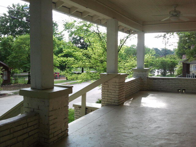 947 White St SW in Atlanta, GA - Foto de edificio - Building Photo