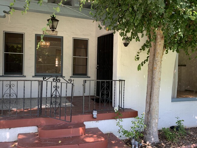 4772 Edgeware Rd in San Diego, CA - Building Photo - Building Photo