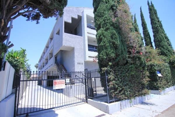 5533 Barton Ave in Los Angeles, CA - Building Photo