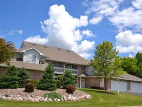 Canterbury Crossing in Brookfield, WI - Building Photo - Building Photo