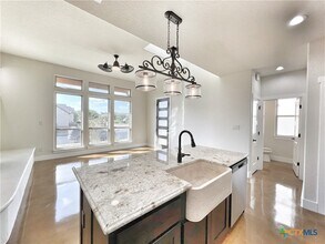 1690 Gruene Vineyard Crossing in New Braunfels, TX - Building Photo - Building Photo
