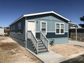 1601 S Sandhill Rd in Las Vegas, NV - Building Photo