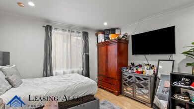 24115 Evans Ave in Santa Clarita, CA - Building Photo - Building Photo