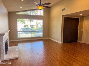 5458 Softwind Wy in Agoura Hills, CA - Building Photo - Building Photo