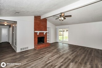 1818 El Paso St in Lewisville, TX - Building Photo - Building Photo