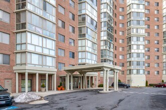 Vantage Pointe in Silver Spring, MD - Building Photo - Building Photo