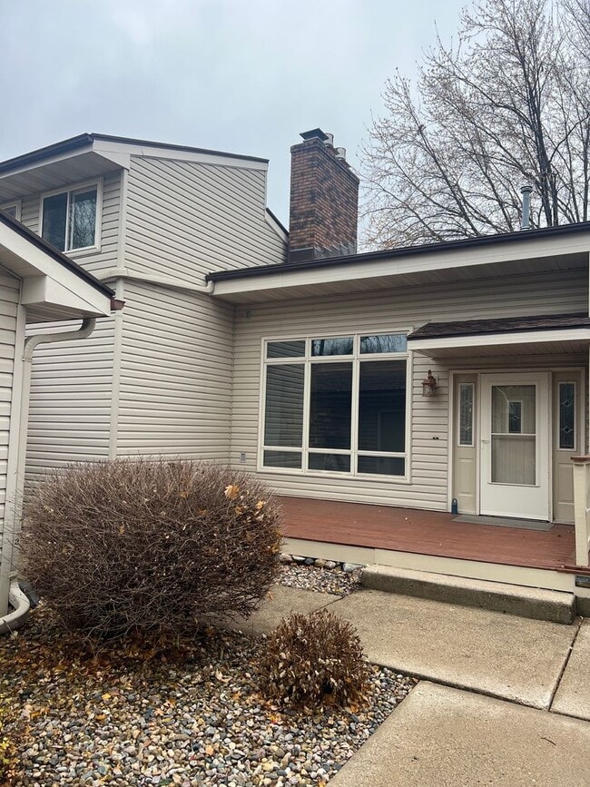 property at 1671 Pleasant Vw Dr