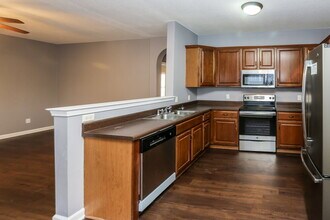 9918 White Poplar Dr in Olive Branch, MS - Foto de edificio - Building Photo