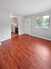 114 McLaughlin Rd in Coraopolis, PA - Building Photo - Building Photo