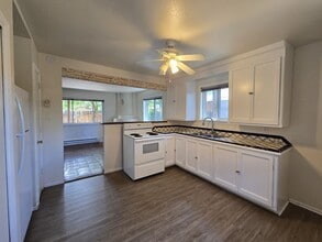 140 Candelario St in Santa Fe, NM - Building Photo - Building Photo