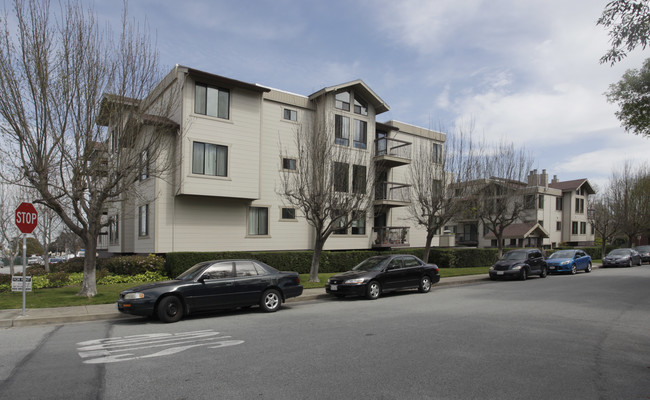 500 Poplar Avenue Apartments in Millbrae, CA - Building Photo - Building Photo