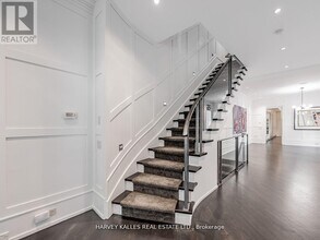 80 Hazelton Ave in Toronto, ON - Building Photo - Building Photo