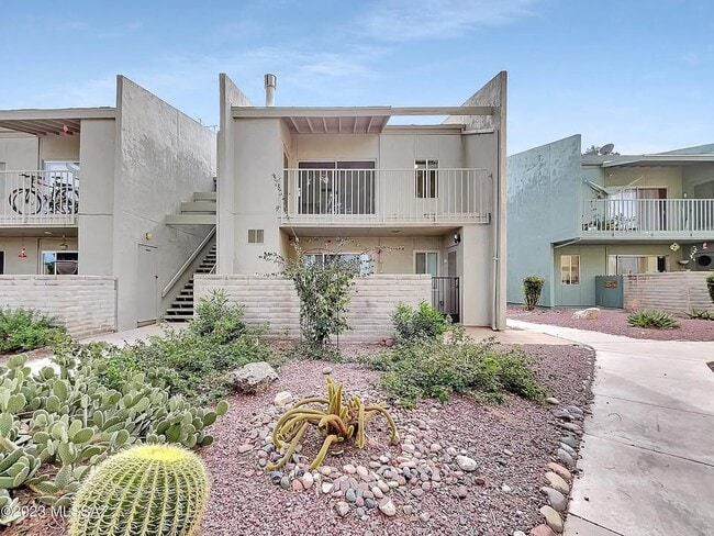 816 S Langley Ave, Unit 204 in Tucson, AZ - Foto de edificio - Building Photo