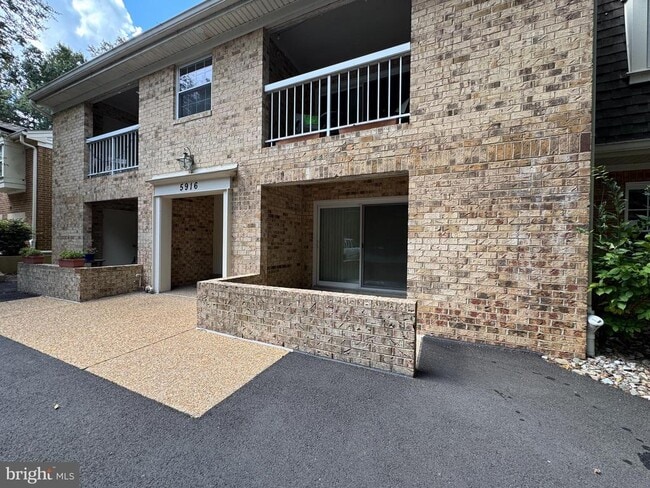property at 5916 Cove Landing Rd