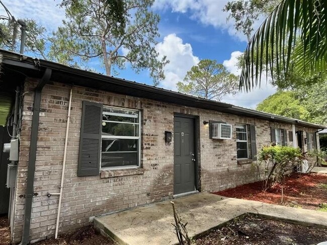property at 1601 W Lowry Ave