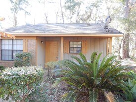 2496 Southwood Plantation Rd in Tallahassee, FL - Building Photo