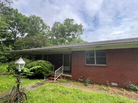 105 Ave 3 NW in Atkins, AR - Building Photo