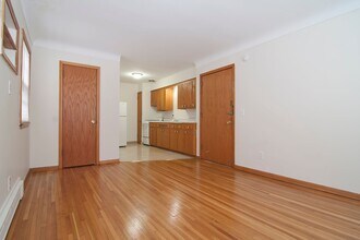 3523 Grand Ave S in Minneapolis, MN - Building Photo - Interior Photo