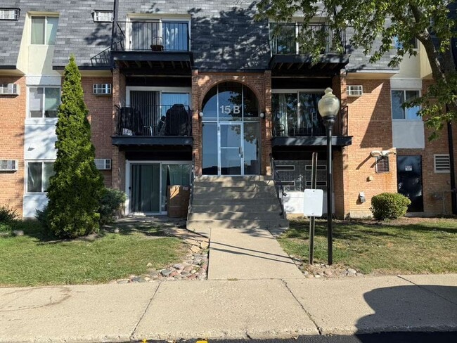property at 15B E Dundee Quarter Dr
