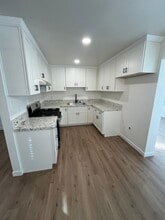 230 S Murray Ave in Azusa, CA - Building Photo - Building Photo