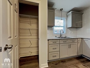 6143 Castle Ct in Charlotte, NC - Building Photo - Building Photo