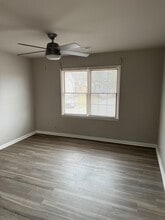 6521 Heathervale Ct in Newburgh, IN - Foto de edificio - Building Photo