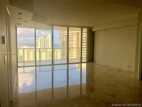 19500 Turnberry Way-Unit -23-F in Miami, FL - Building Photo - Building Photo