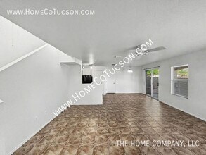 2708 N Saramano Ln in Tucson, AZ - Building Photo - Building Photo