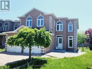 61 Chartway Blvd in Toronto, ON - Building Photo - Building Photo