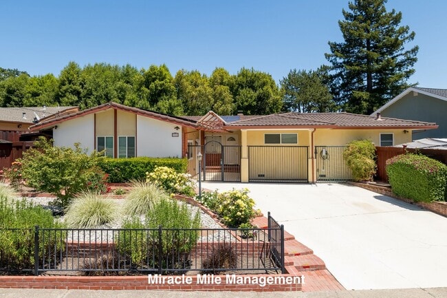 property at 2558 Las Gallinas Ave