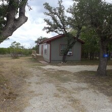 23 US-87 in Comfort, TX - Building Photo - Building Photo