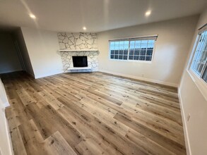 1452 Berkeley St in Santa Monica, CA - Foto de edificio - Building Photo