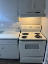Miller Manor Apartments in Louisville, KY - Foto de edificio - Building Photo