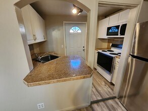 833 W 4th Ave in Chico, CA - Building Photo - Building Photo