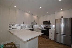 5100 Dupont Blvd in Fort Lauderdale, FL - Building Photo