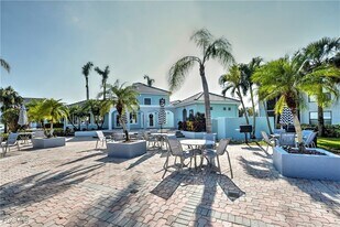 13615 Eagle Ridge Dr in Ft. Myers, FL - Building Photo