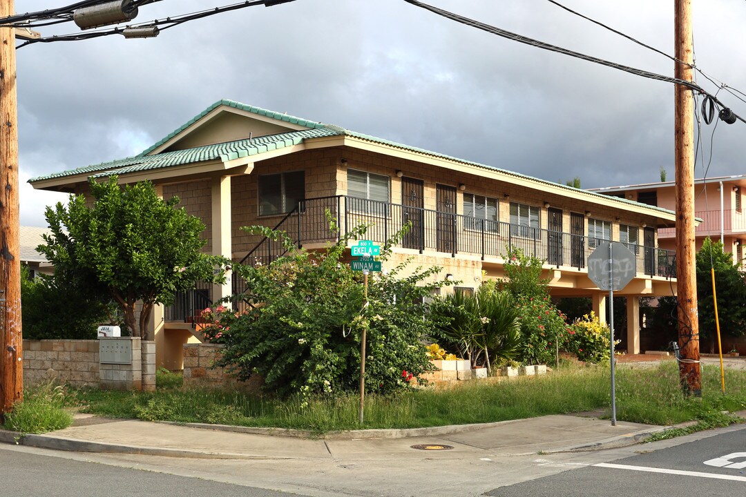 808 Ekela Ave in Honolulu, HI - Building Photo