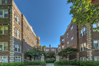 SouthCourt in Oak Park, IL - Building Photo - Building Photo