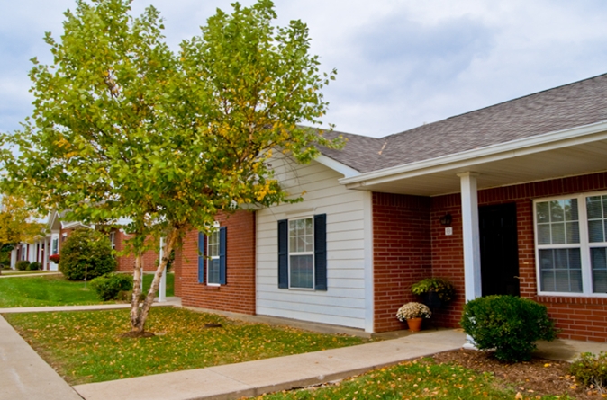 Hanover Village in Columbia, MO - Building Photo