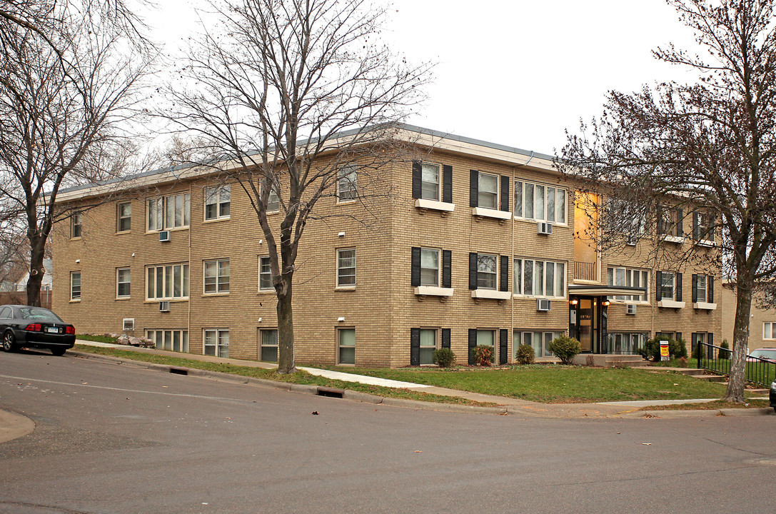 1351 Conway in St. Paul, MN - Building Photo