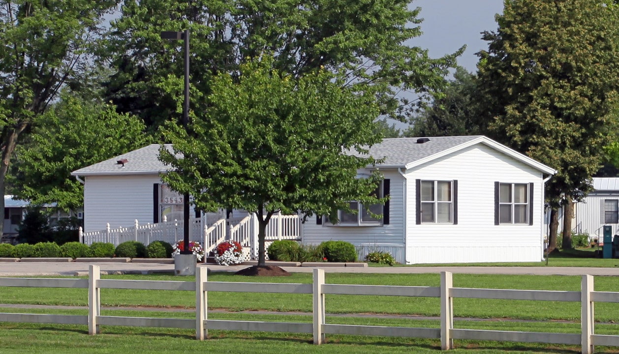 Sunny Acres in Dayton, OH - Building Photo