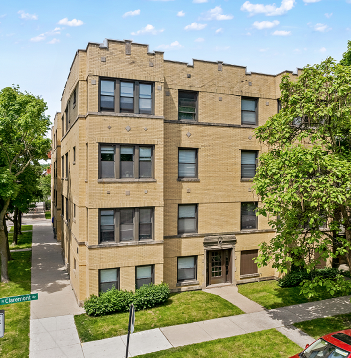 2344 W School St, Unit 2 in Chicago, IL - Building Photo